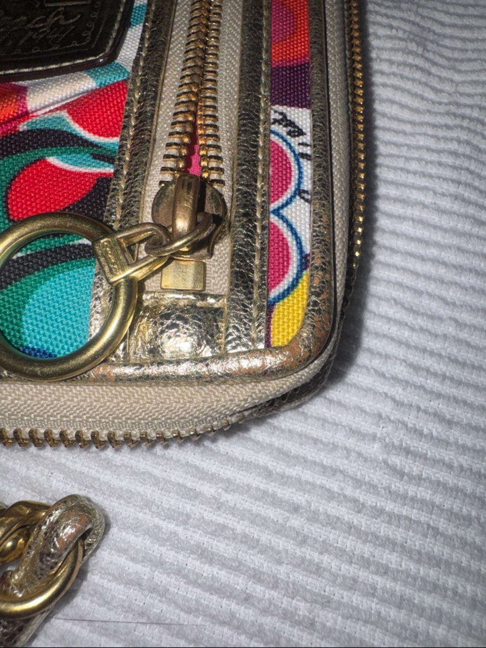 Coach Poppy early 2000’s Pop C Graffiti multicolor wristlet - Picture 13 of 16